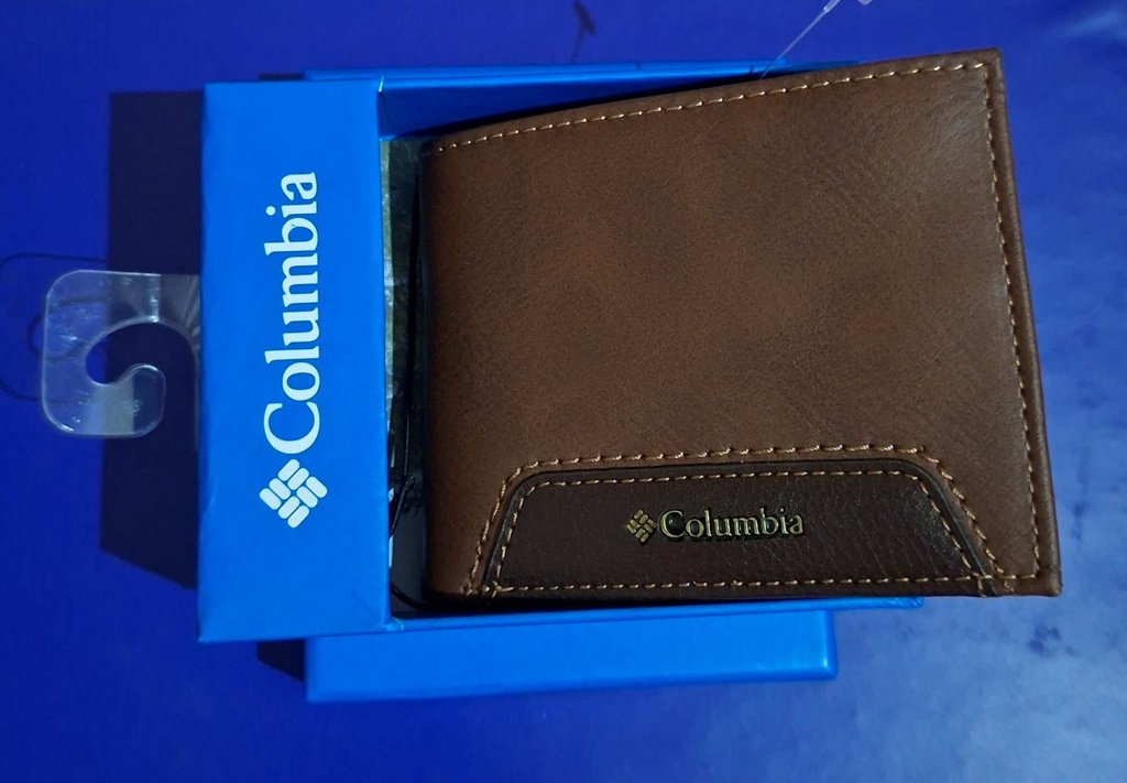 Billetera Columbia con Diseño Liso color cafe con Negro